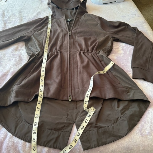Athleta Triumph Hybrid Jacket in Shale #531094 Size XS - Picture 7 of 14